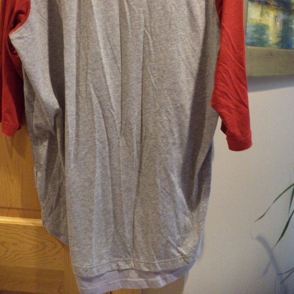 NIKE Dri-Fit Baseball SHORT SLEEVE SHIRT - 3 BUTTON CLOSURE - Grey + Red   Large - Picture 10 of 11